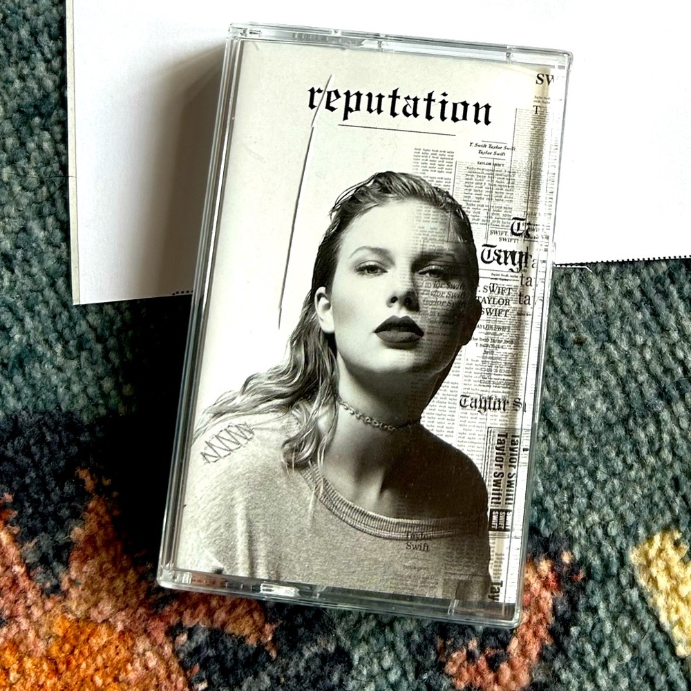 🐍🖤 Taylor Swift Reputation Cassette EUC 🐍🖤